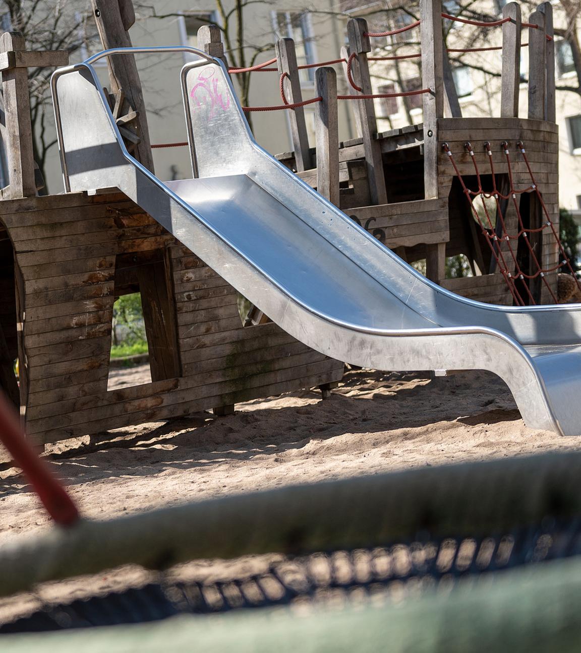 Geräte auf einem Spielplatz