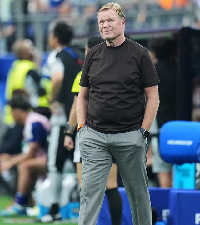 Der niederländische Nationaltrainer Ronald Koeman reagiert während eines WM-Gruppenspiels der Gruppe F gegen Japan