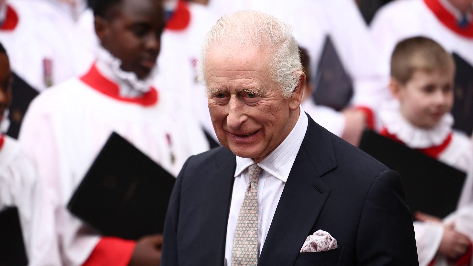 Großbritanniens König Charles III. verlässt die Feier zum Commonwealth Day in der Westminster Abbey in London.