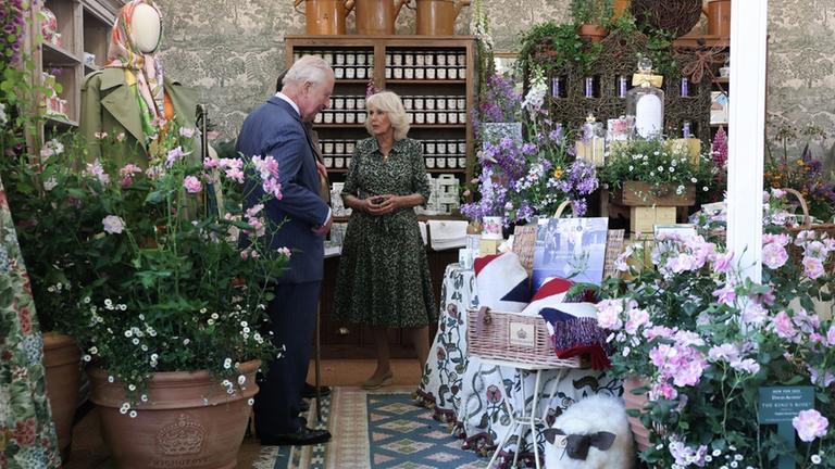 König Charles und Königin Camilla bei der Chelsea Flower Show
