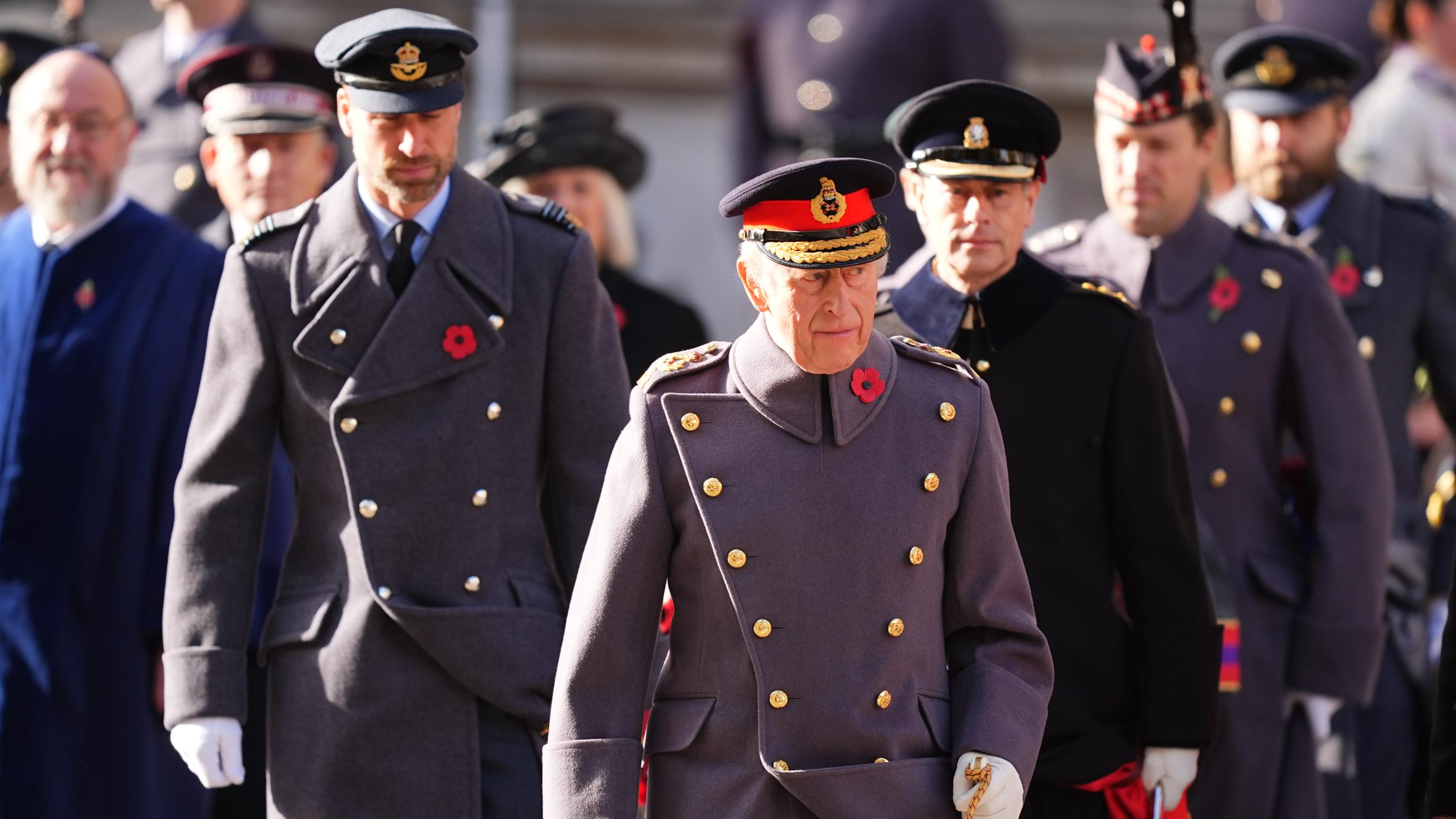 König Charles erinnert am Rememberence Sunday an Kriegstote.