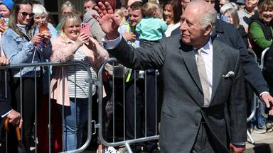 Chaos-Tag für Charles: Totmeldung und Möwe