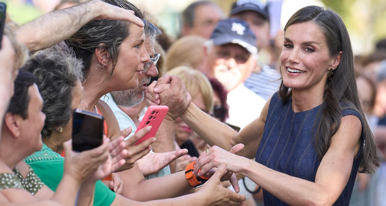Königin Letizia bei Besuch eines Wohnprojekts in Barcelona