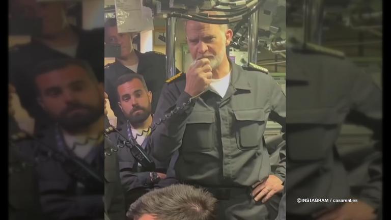 Spanischer König Felipe besichtigt ein Militär-U-Boot