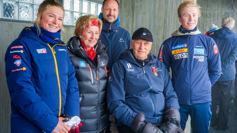 König Harald: erster Auftritt nach Klinik