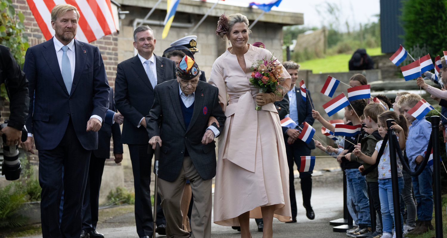 König Willem und Maxima feiern mit Veteranen