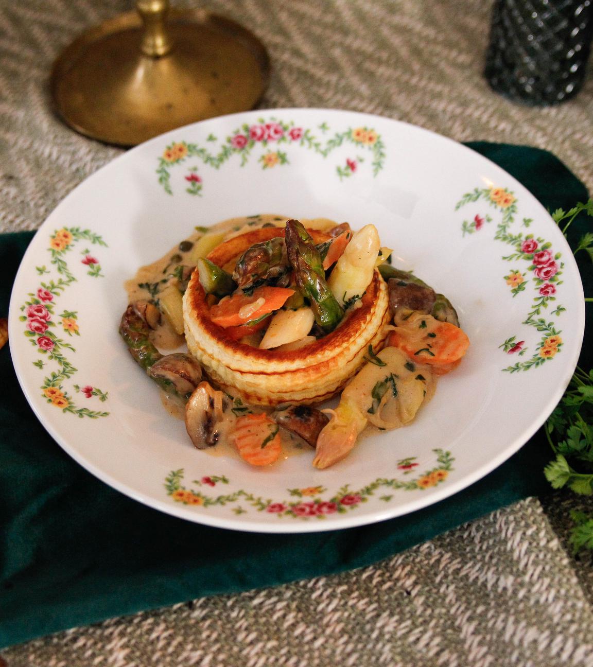 Königin-Pastete mit Spargelfrikassee