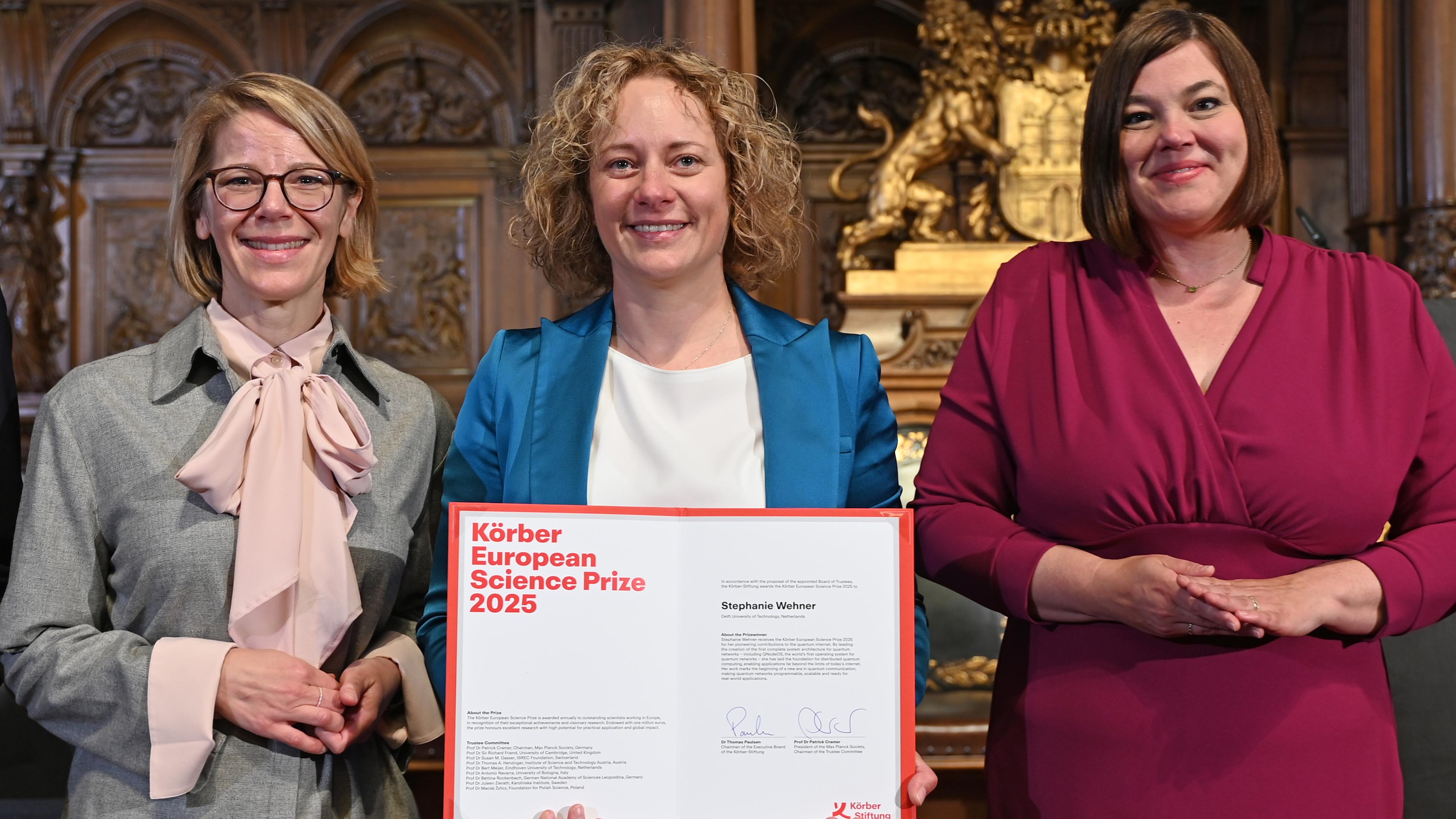 Eva Nemela (l-r), Vorstand der Körber-Stiftung, Stephanie Wehner, deutsche Informatikerin und Quantenphysikerin, und Katharina Fegebank (Bündnis 90/Die Grünen).