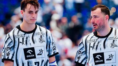 Im Trikot des THW Kiel auf dem Parkett: Julian Köster (l.) und Domagoj Duvniak