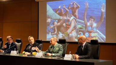 Behörden aus Spanien und Portugal sprechen während einer Pressekonferenz im Polizeipräsidium in Lissabon.