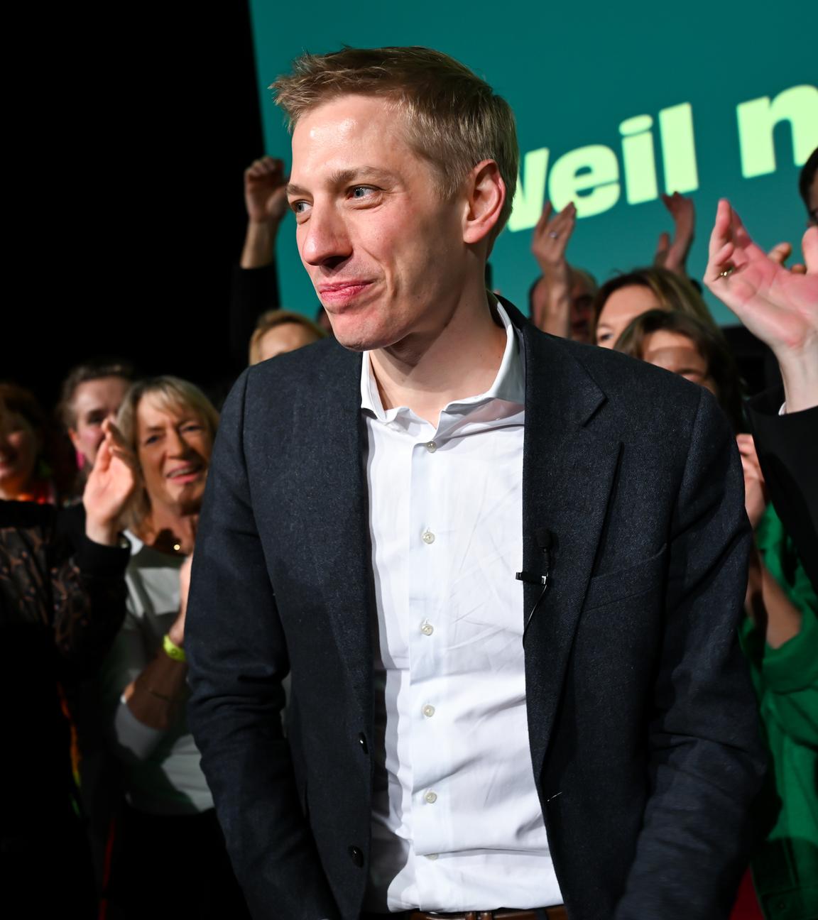 Dominik Krause vo den Grünen gewinnt die Stichwahl zum Oberbürgermeister in München.
