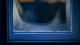 Condensación en el cristal de la ventana.