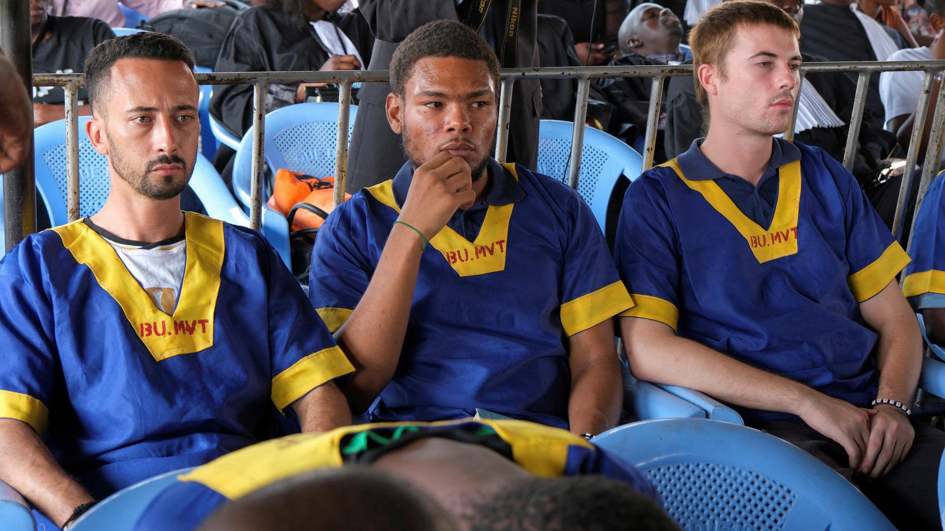 Drei US-Bürger warten auf ihr Urteil vor einem Militärgericht in Kinshasa, Kongo.