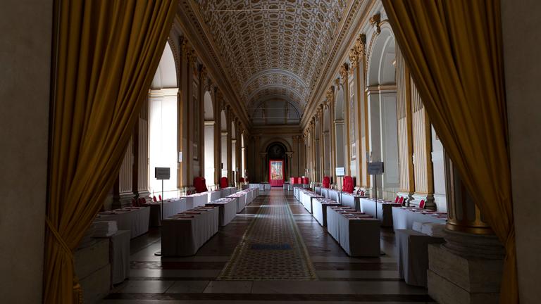 Die Sixtinische Kapelle vorbereitet für das Konklave zur Wahl des neuen Papstes.