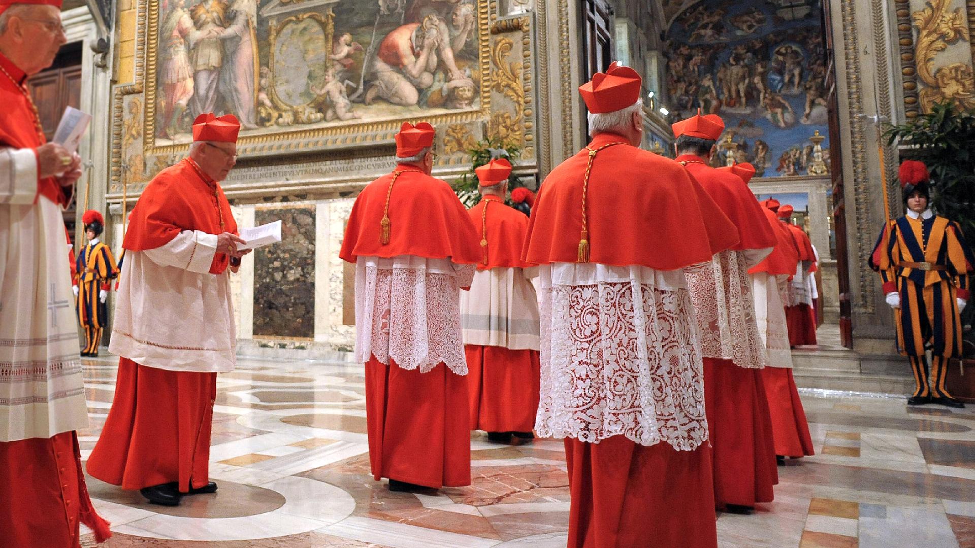 Einzug der Kardinäle in die Sixtinische Kapelle