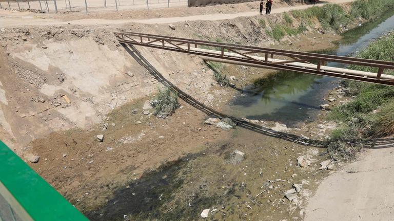 Irak: Ein ausgetrockneter Fluss im Gebiet Al-Majriya, nahe der irakischen Stadt Hilla.