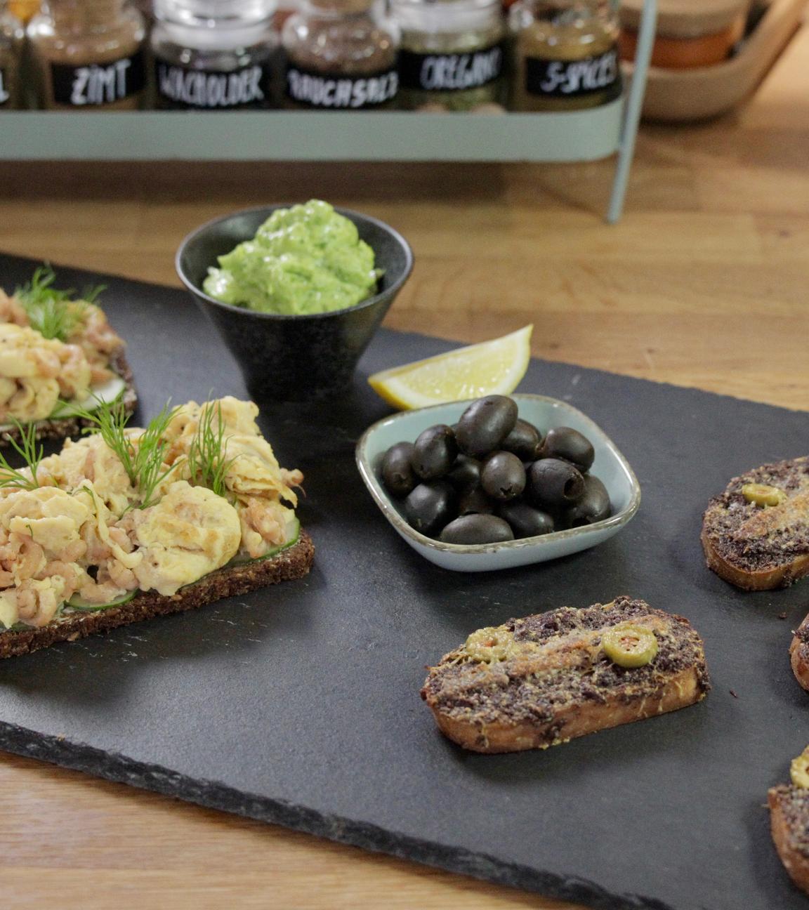 Krabbenbrot und Sardellenbrot