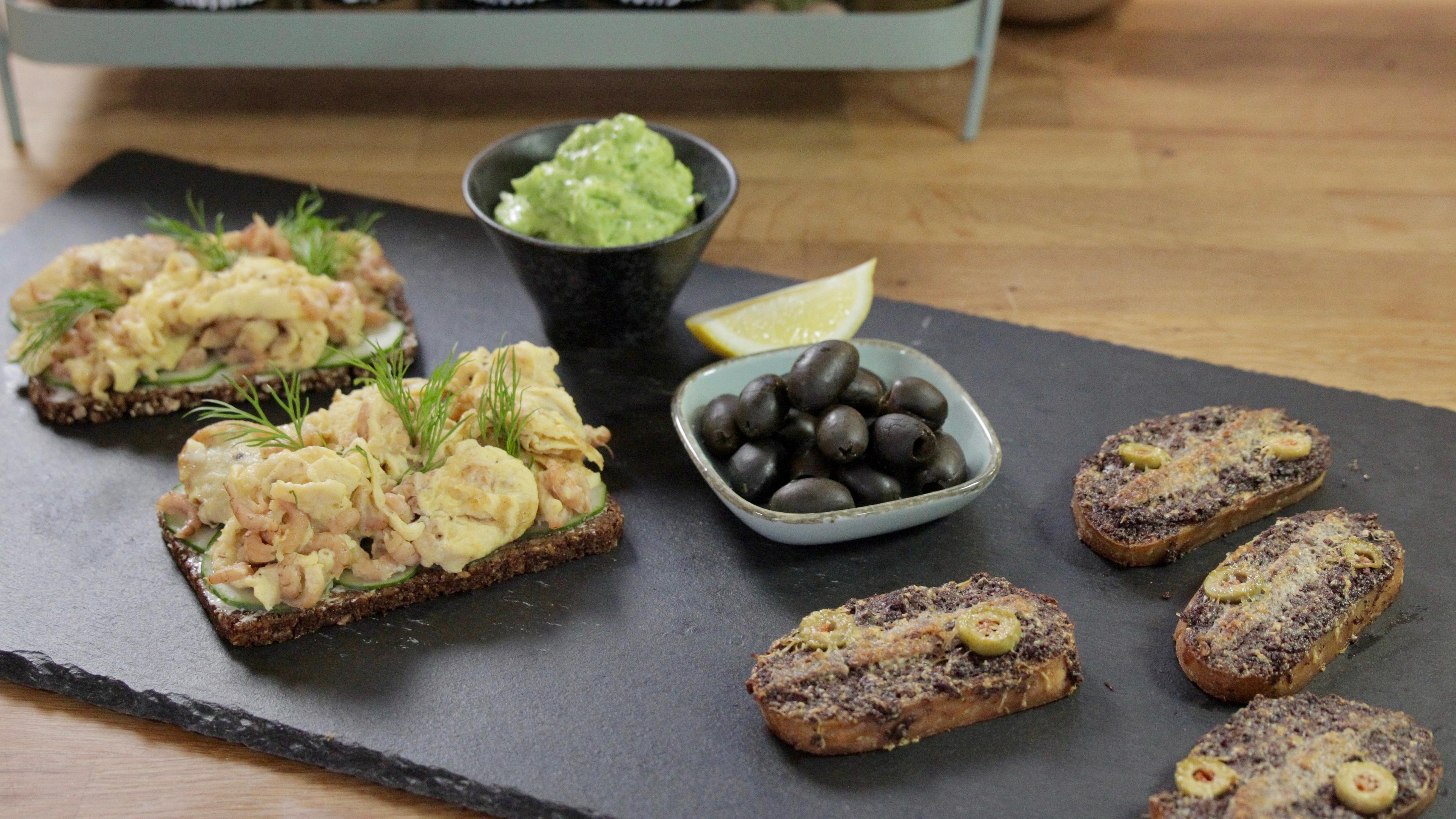 Krabbenbrot und Sardellenbrot