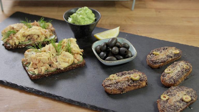 Krabbenbrot und Sardellenbrot