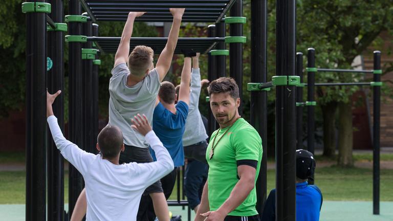 Sporttraining zum Stressabbau mit Jugendlichen in Bremen, aufgenommen am 06.06.2017