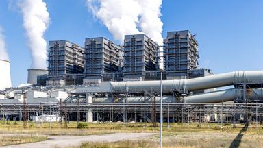 Blick auf die Kraftwerksblöcke im Kraftwerk Jänschwalde