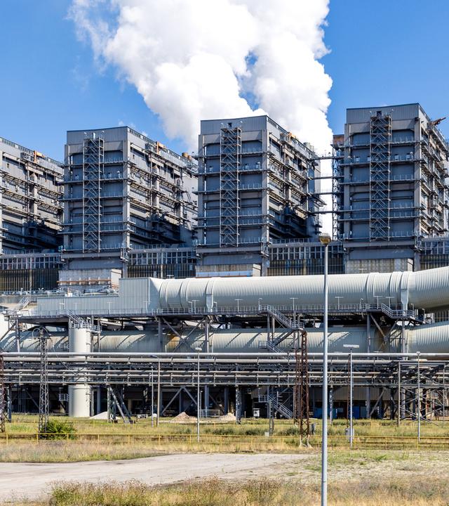 Blick auf die Kraftwerksblöcke im Kraftwerk Jänschwalde