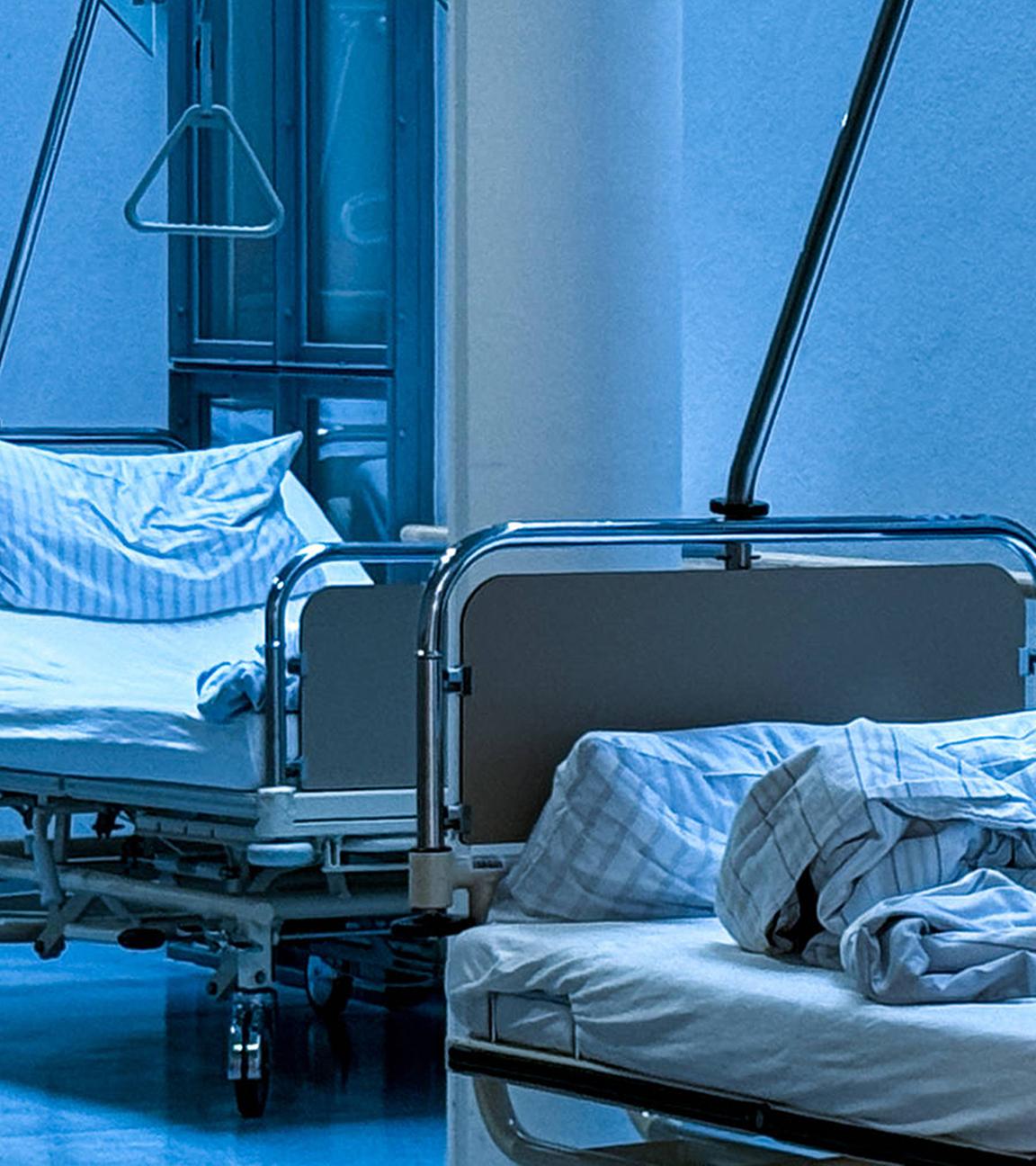 Leere, benutzte Betten auf einer Krankenhausstation am 30.08.2025 in Bayern.
