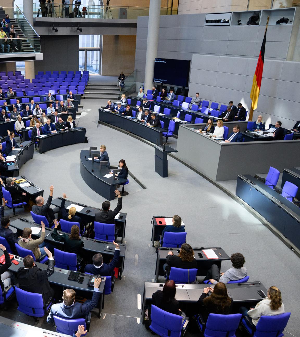 Die 63. Plenarsitzung der 21. Legislaturperiode im Deutschen Bundestag.
