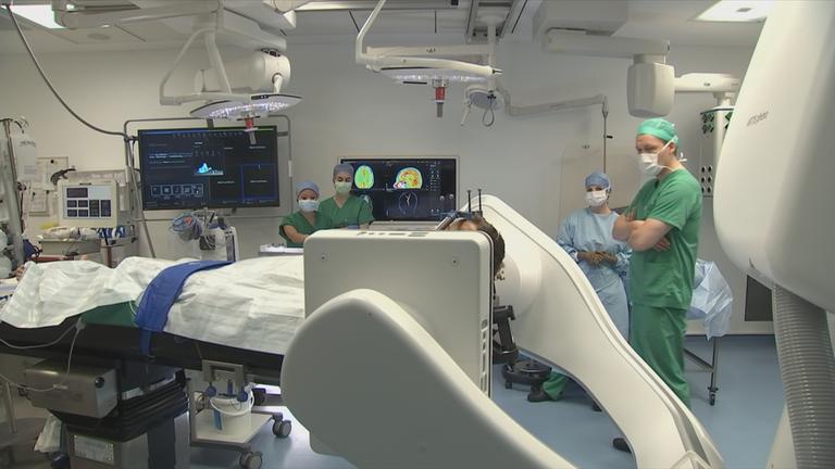 Behandlung im Operationssaal