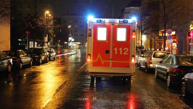 Ein Krankenwagen im Einsatz in Berlin.