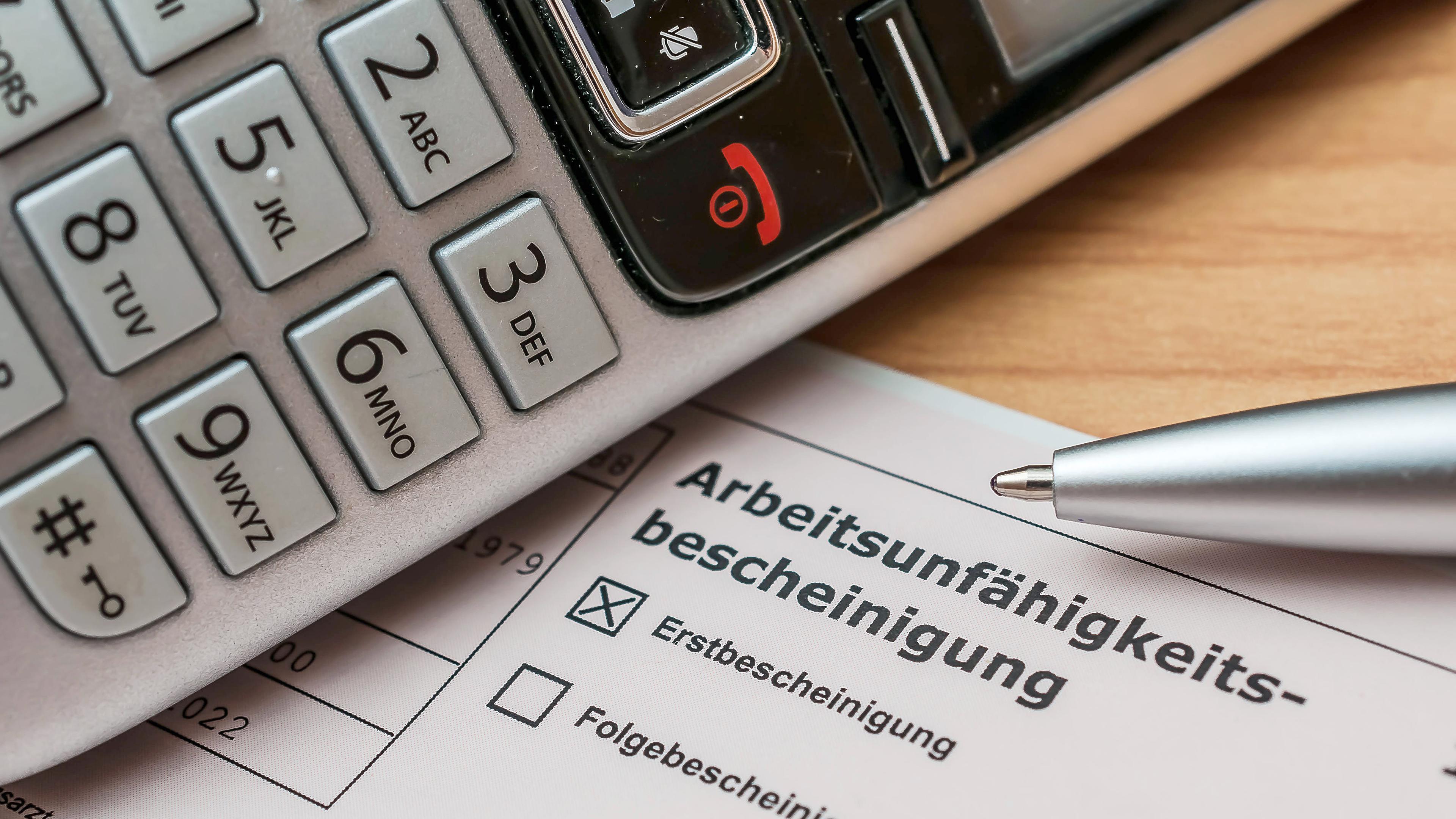 Symbolfoto: Telefonische Krankschreibung, aufgenommen am 05.08.2022