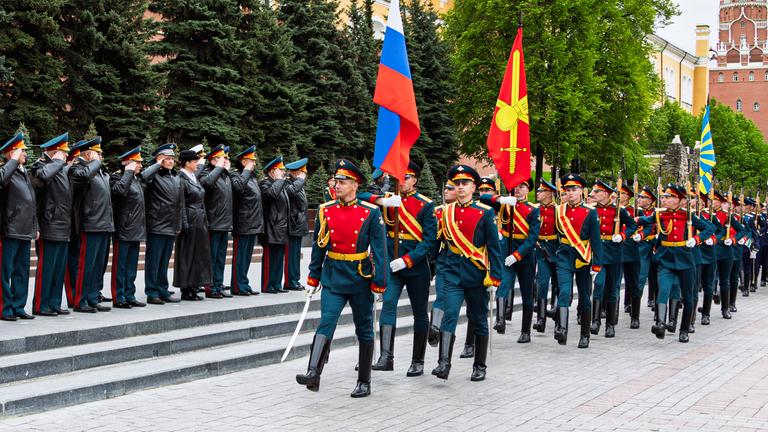 Kranzniederlegung in Moskau 80 Jahre nach Ende des zweiten Weltkriegs