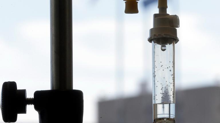 Tropfende Infusion in Nahaufnahme