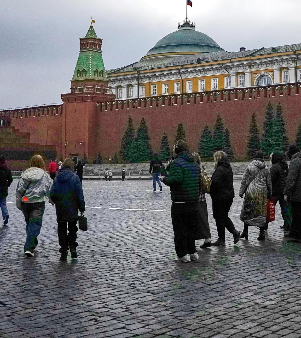 Senatspalast hinter der Kremlmauer in Moskau