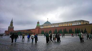 Senatspalast hinter der Kremlmauer in Moskau