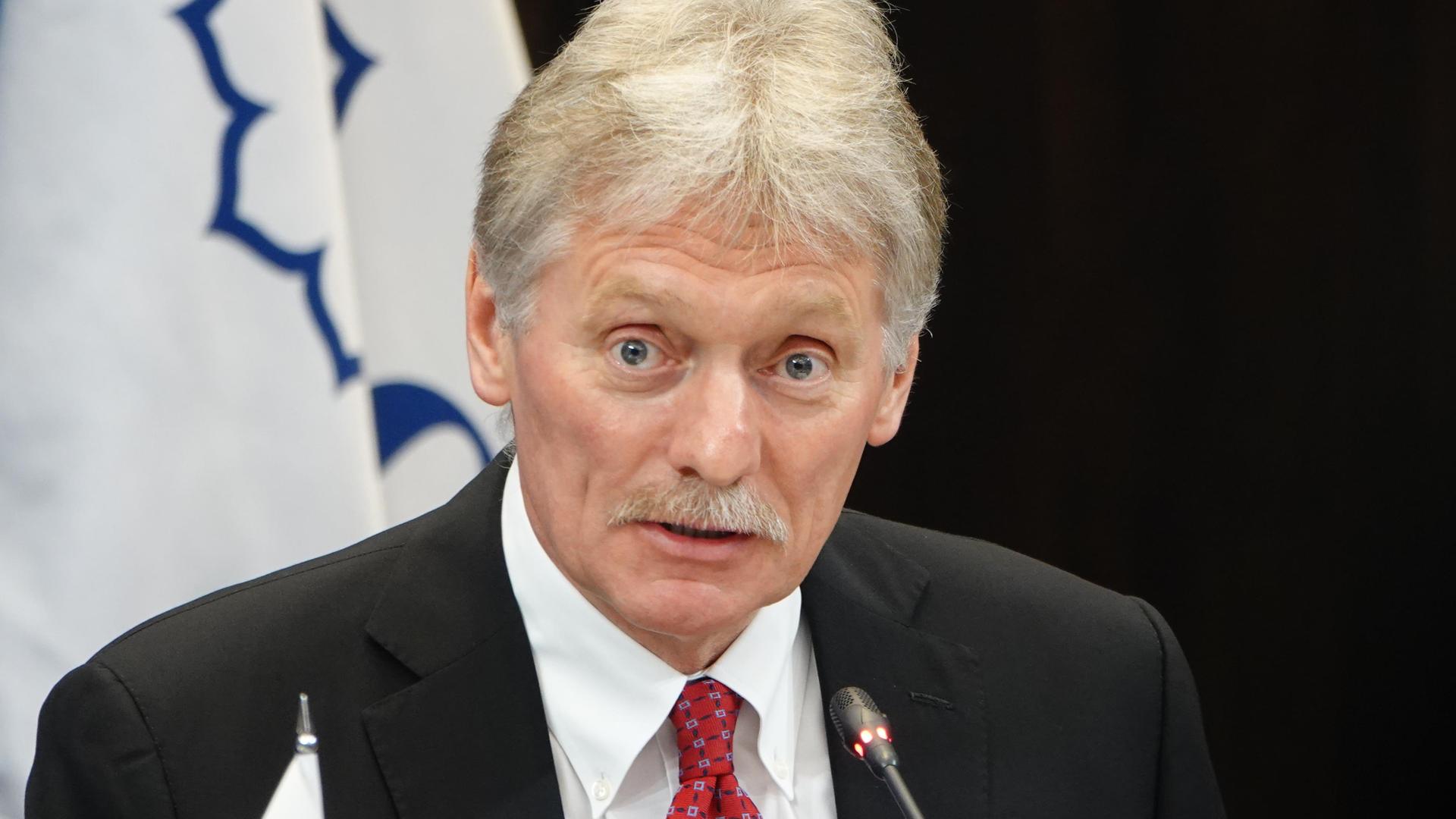 Archiv: Kremlsprecher Dmitri Peskow am 19.06.2025, Russland, St. Petersburg