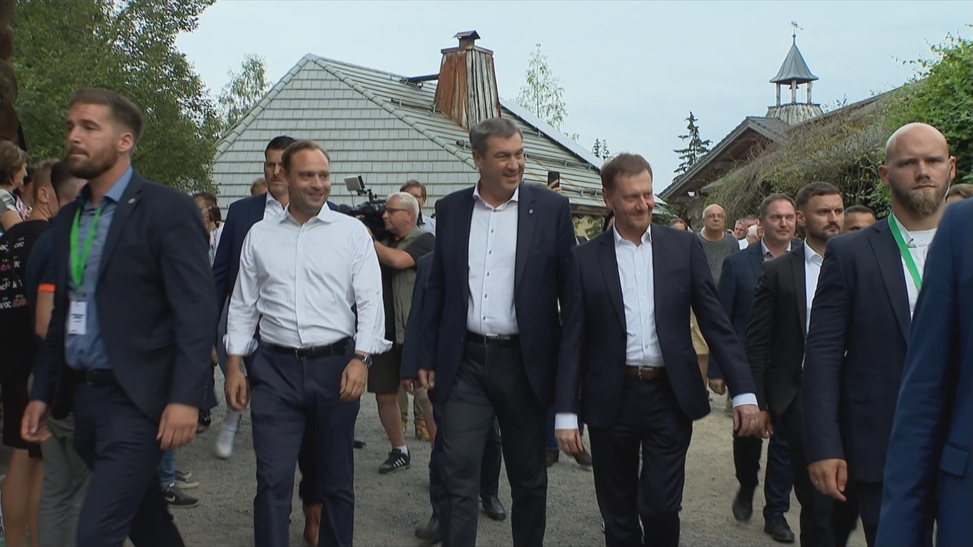 Kretschmer und Söder in Dorfchemnitz
