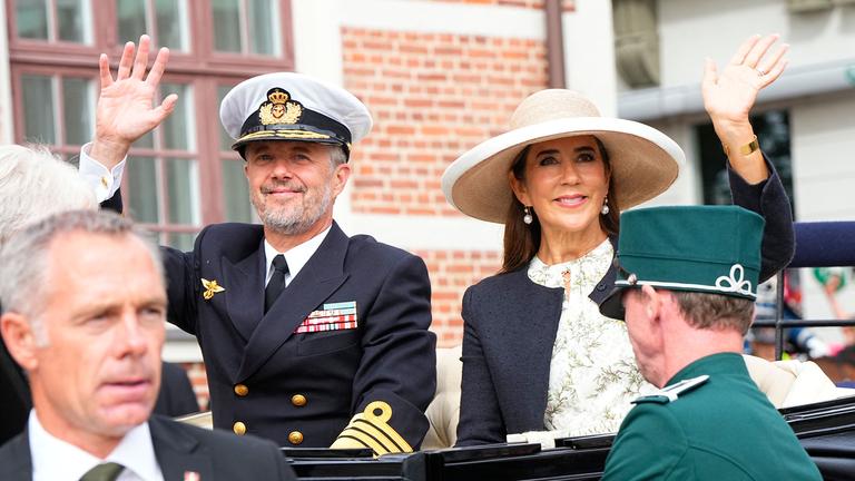 Sommer-Kreuzfahrt des dänischen Königspaares