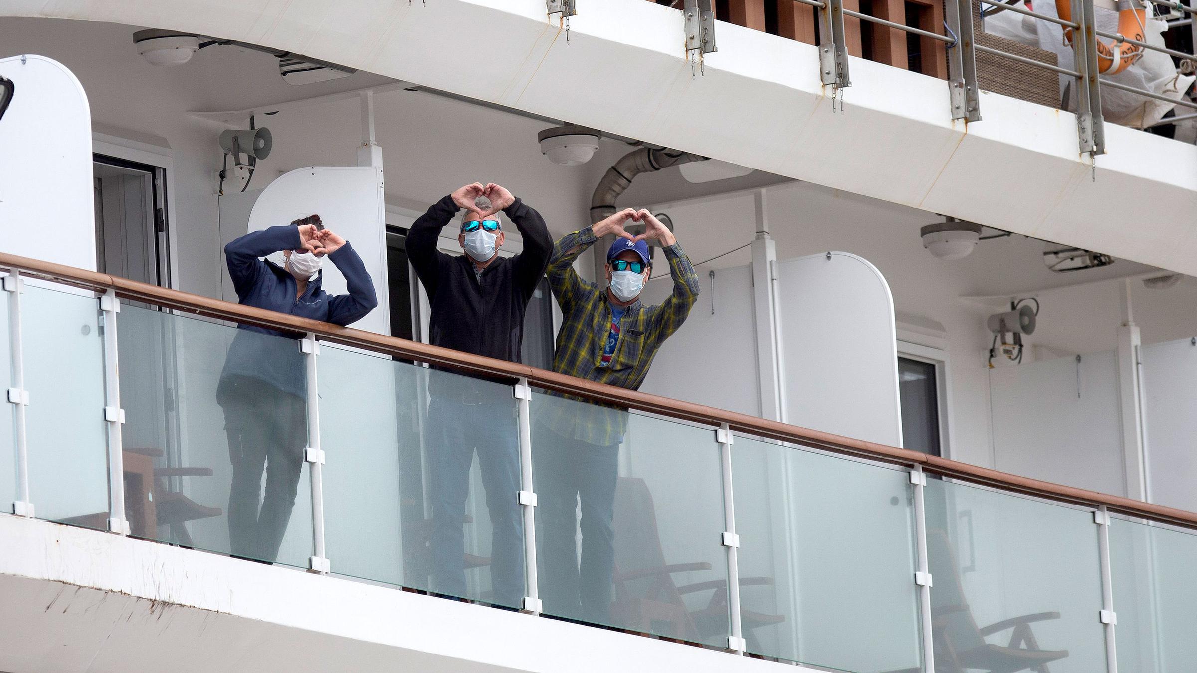 Kreuzfahrtpassagiere auf dem Schiff Greg Mortimer vor Uruguay