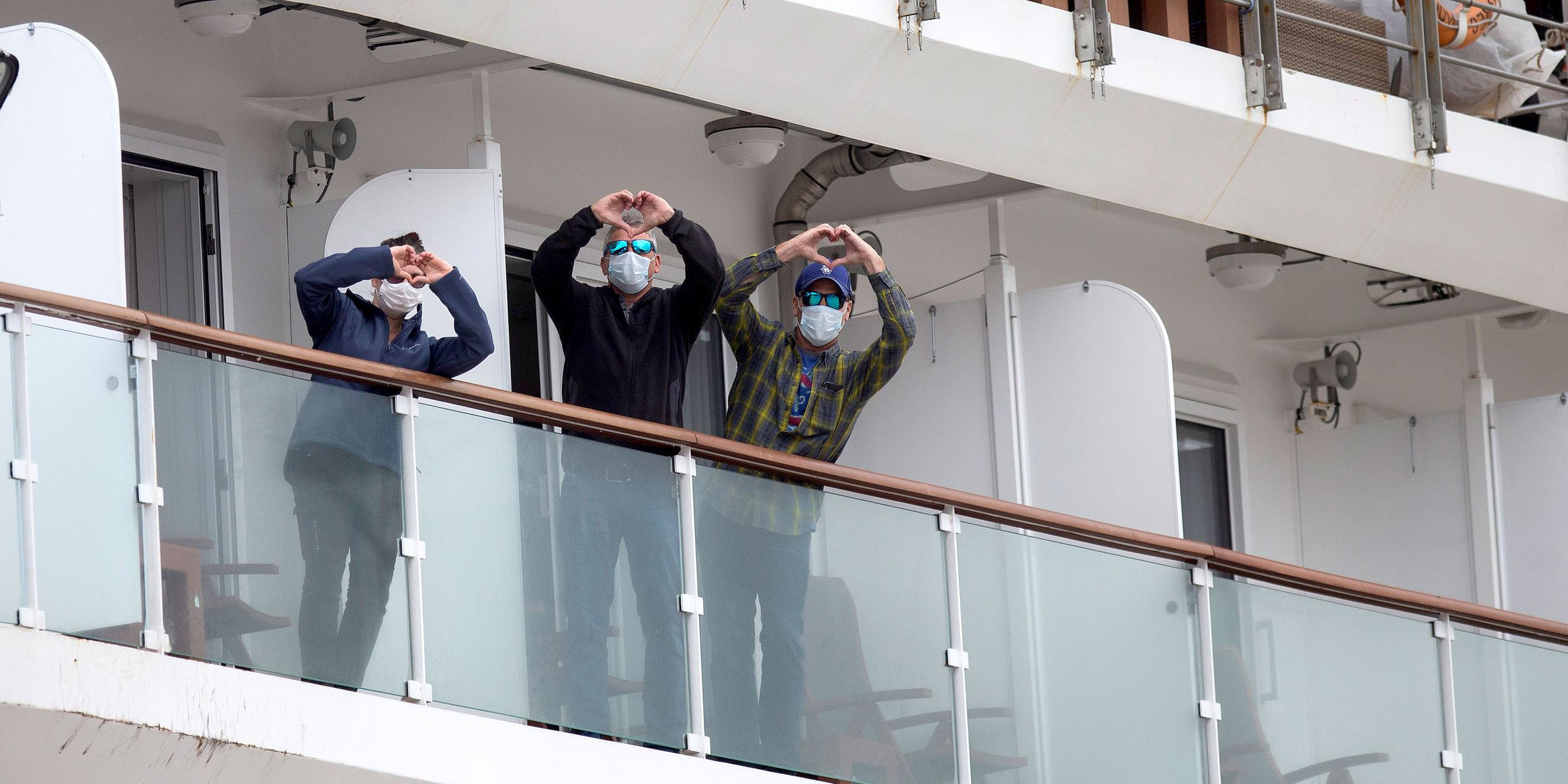 Kreuzfahrtpassagiere auf dem Schiff Greg Mortimer vor Uruguay