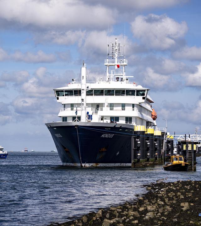 Das Kreuzfahrtschiff Hondius, auf dem es einen Hantavirus-Ausbruch gegeben hat, kehrt in den Rotterdamer Hafen zurück.