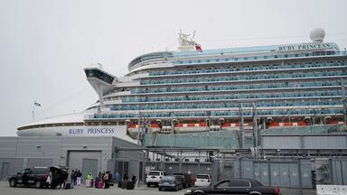 Archiv: Die „Ruby Princess“ liegt am Donnerstag, dem 6. 1. 2021, in San Francisco vor Anker. 