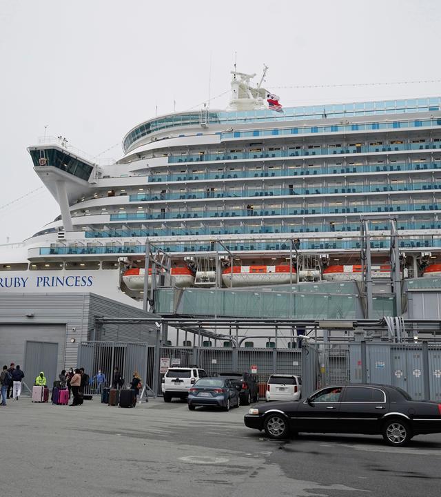 Archiv: Die „Ruby Princess“ liegt am Donnerstag, dem 6. 1. 2021, in San Francisco vor Anker. 