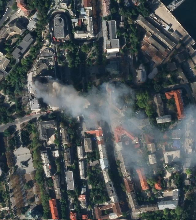 Marschflugkörper der Ukraine explodieren auf der Krim (Vogelperspektive)