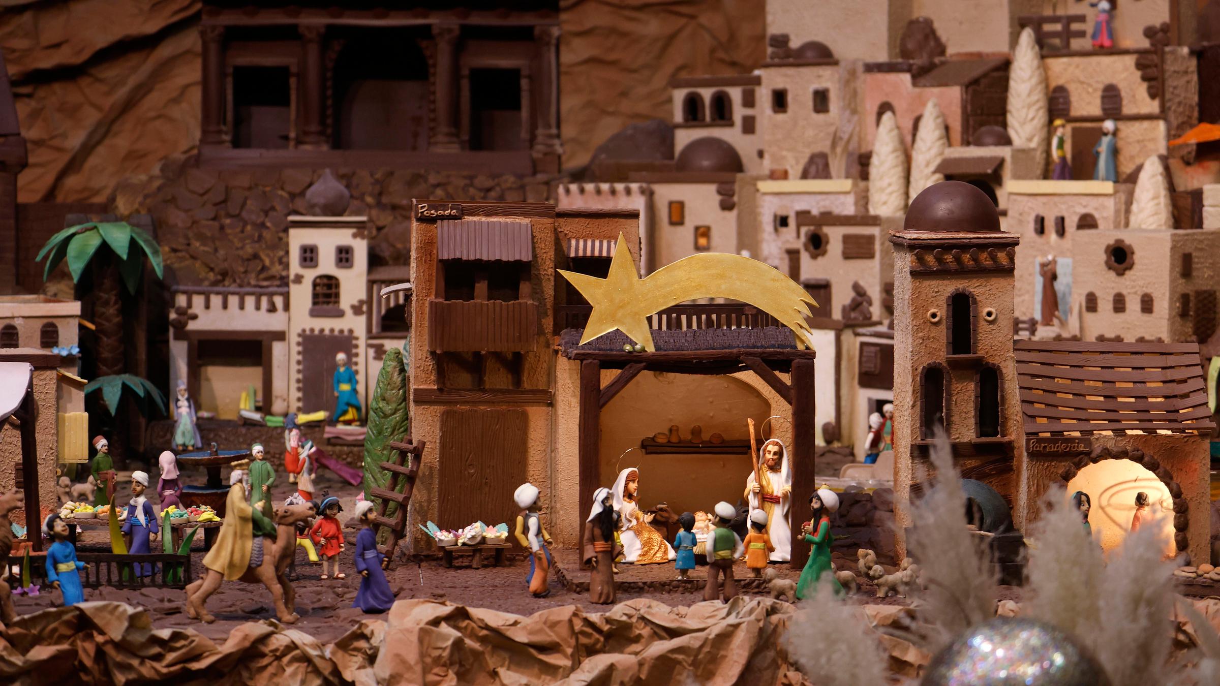 Eine aus Schokolade gefertigte Krippe, ausgestellt in Rute, in der südspanischen Provinz Córdoba, am 06.12.2025.