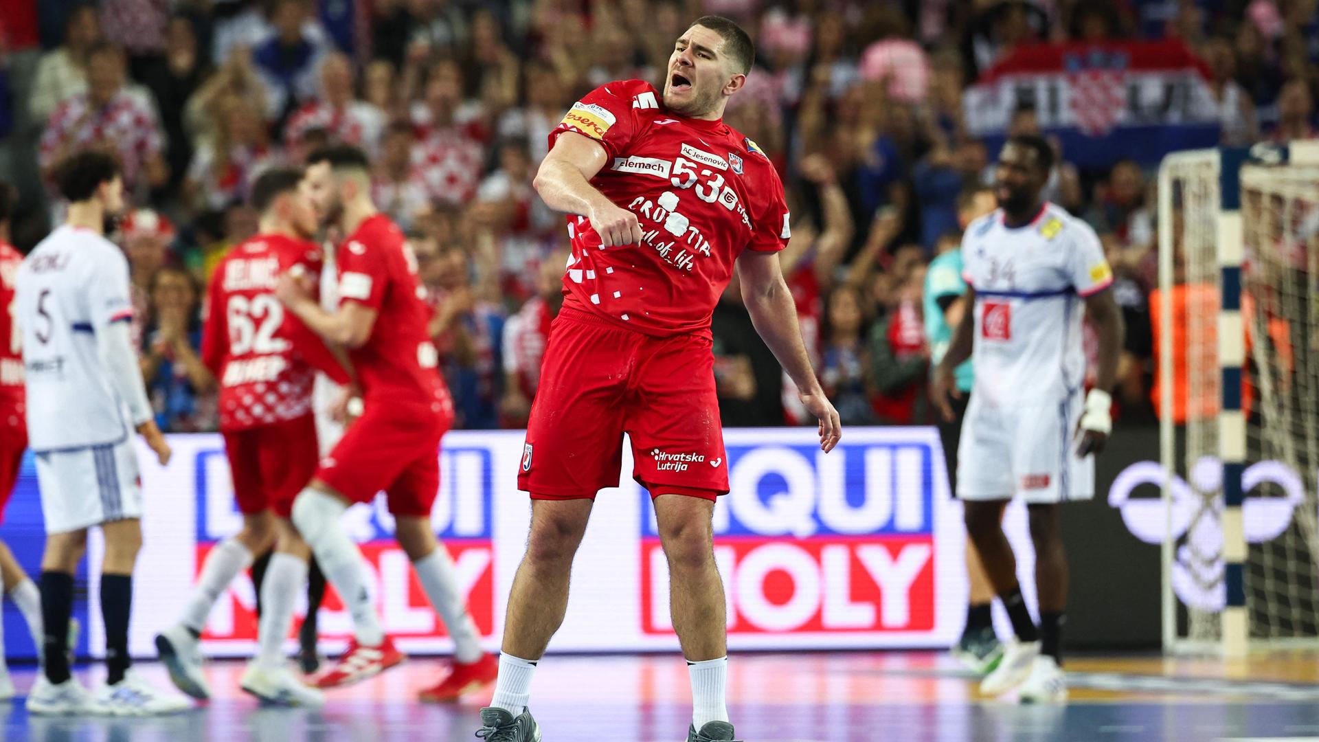Kroatiens Marin Sipic jubelt im WM-Halbfinale gegen Frankreich