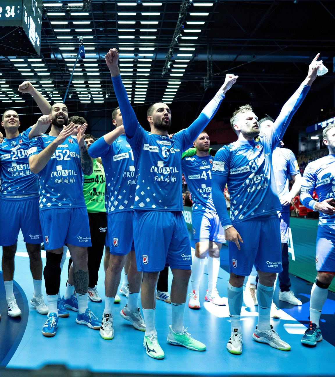 Die Handballspieler der kroatischen Nationalmannschaft jubelt nach ihrem Sieg um Platz Drei gegen Island bei der Handball-EM