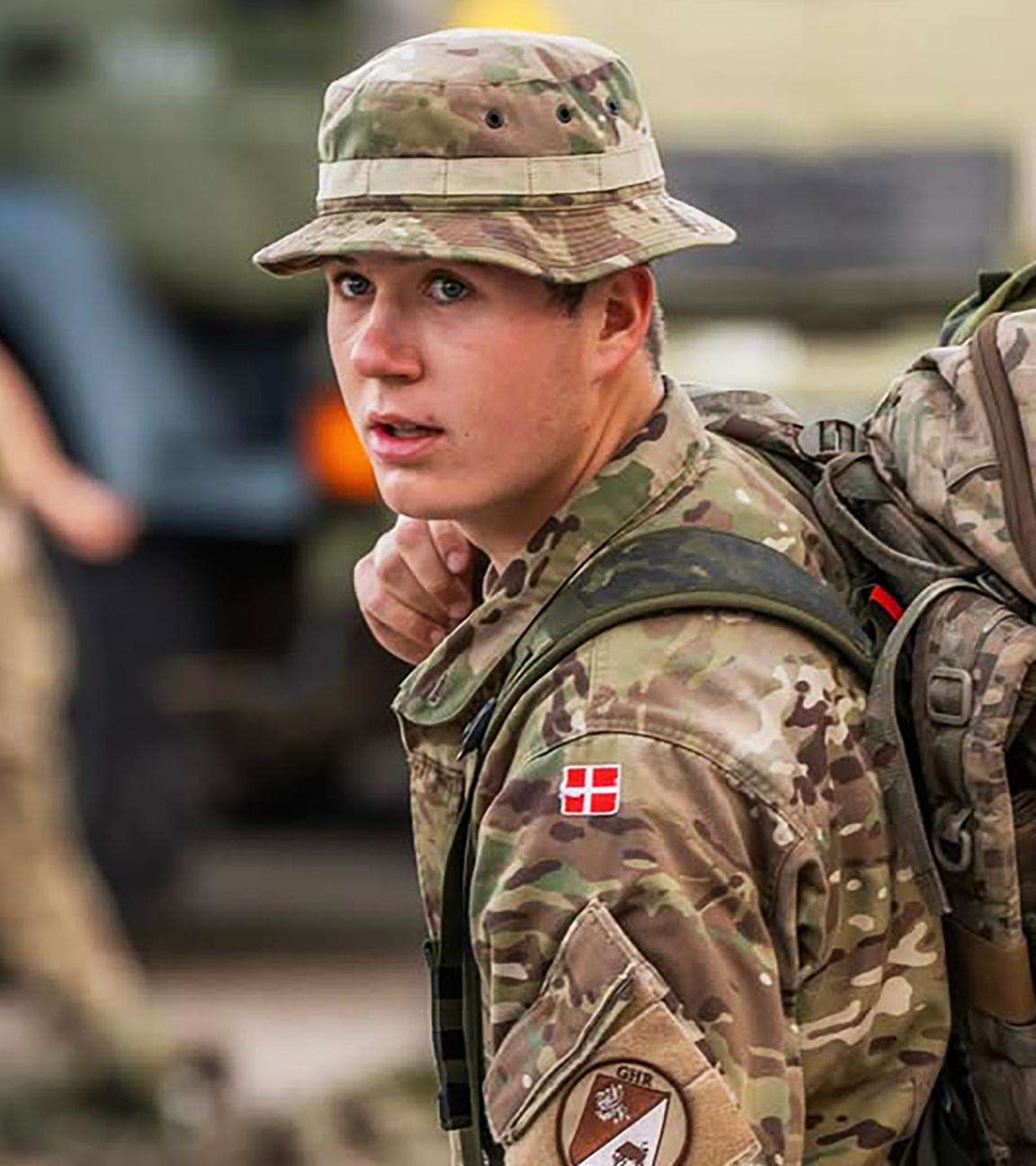 Prinz Christian in Militär-Kleidung