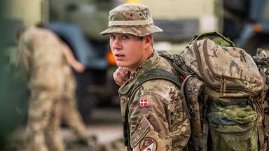 Prinz Christian in Militär-Kleidung