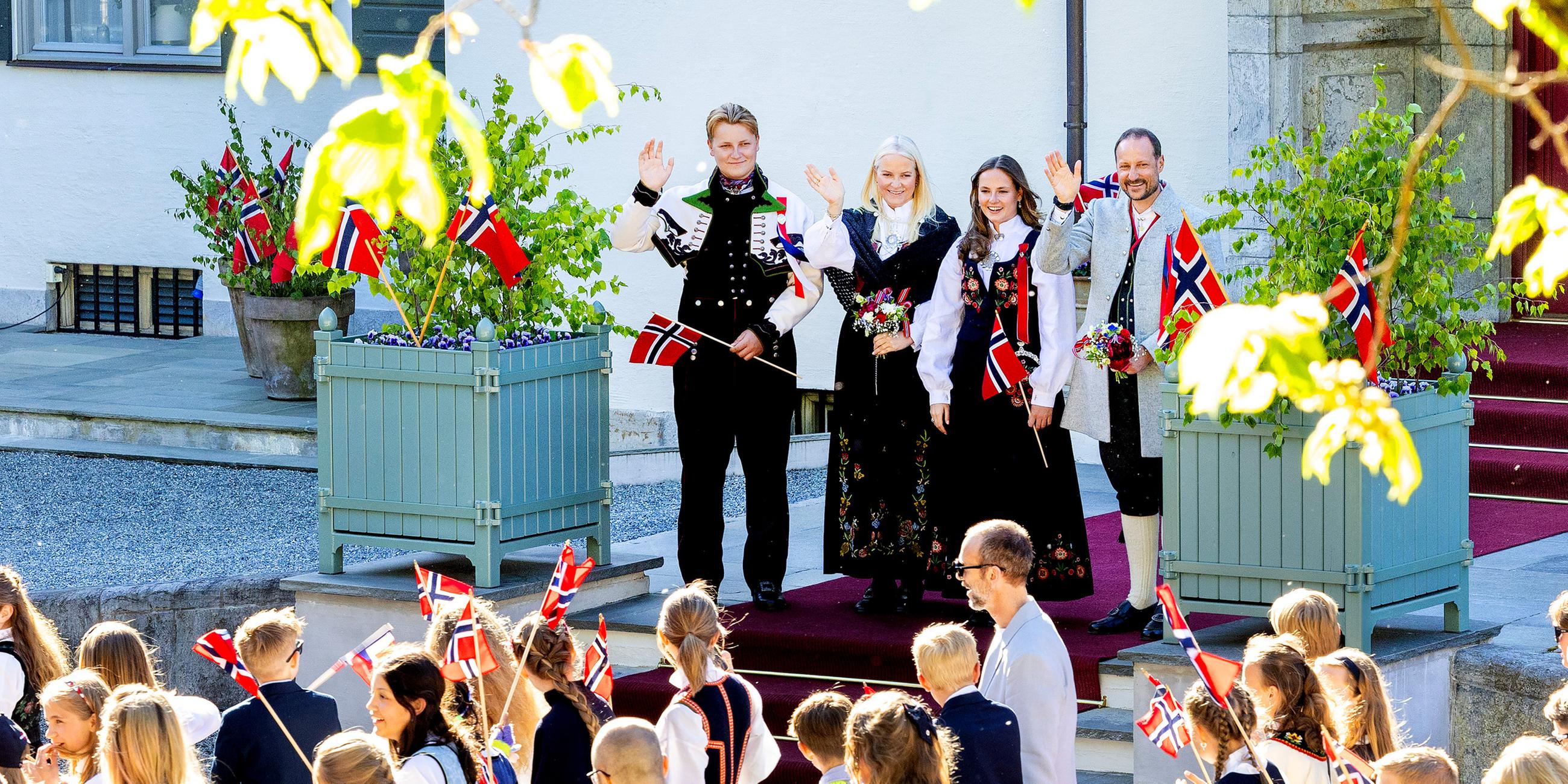 Die Norwegische Kronprinzenfamilie bei den Feierlichkeiten zum Nationalfeiertag am 17.05.2025 